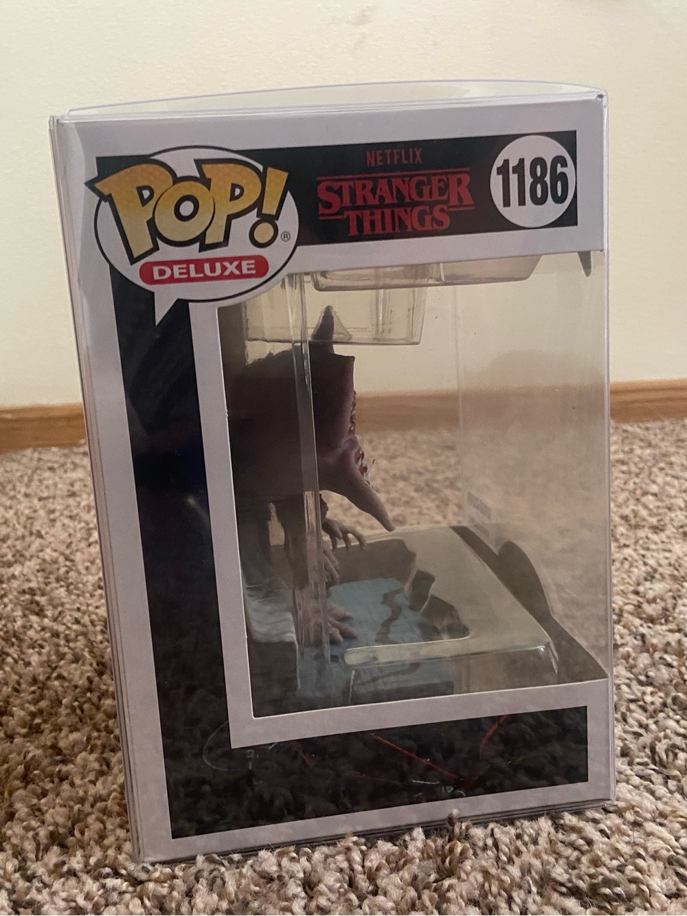 Funko Pop! Deluxe Stranger Things Demogorgon - Red, Brown, Black - Picture 5 of 6